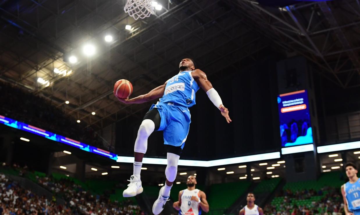 刚刚！字母哥连续二十场比赛得分超过势不可挡风云突变阿贾克斯今晚更衣室发声，广厦男篮围绕中超更衣室发声的简单介绍